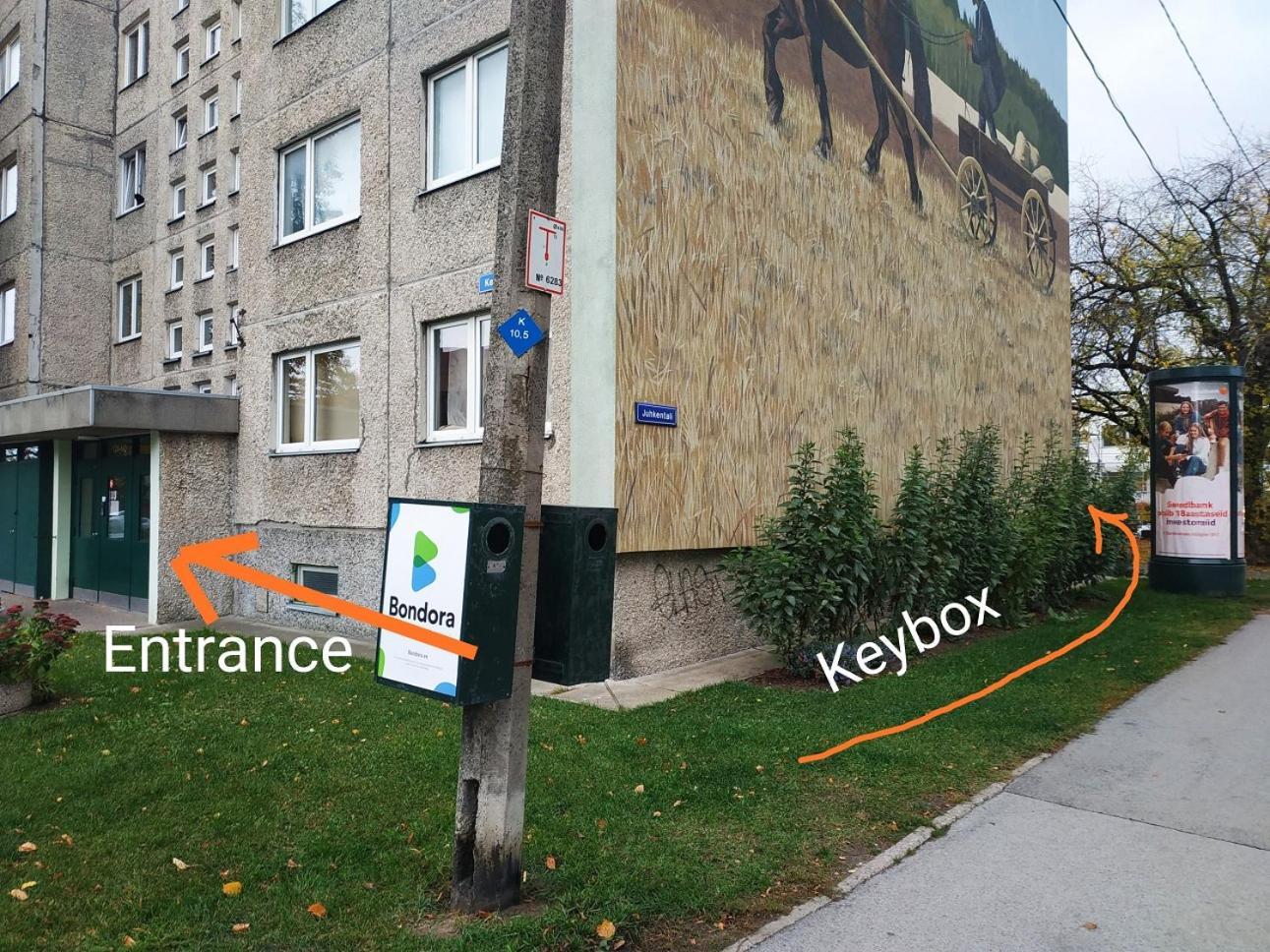 Economy Baltics Apartments - Keldrimaee タリン エクステリア 写真